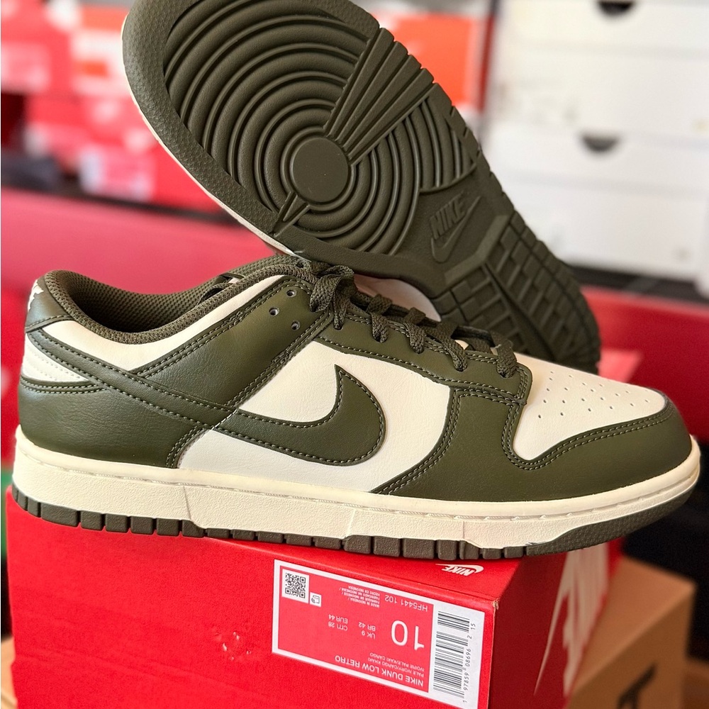Nike Dunk Low Cargo Khaki size 10